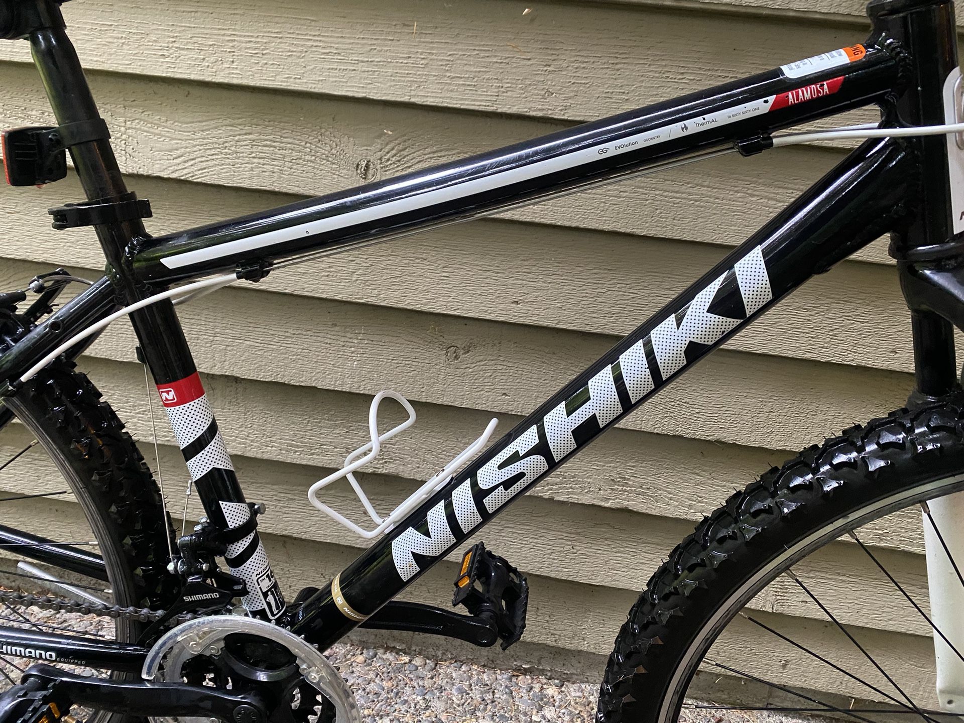 Nishiki Alamosa Small Frame 21-Speed Mountain Bike (16