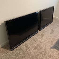 2 VIZIO TV’s With Wall Mounts (Non-smart)