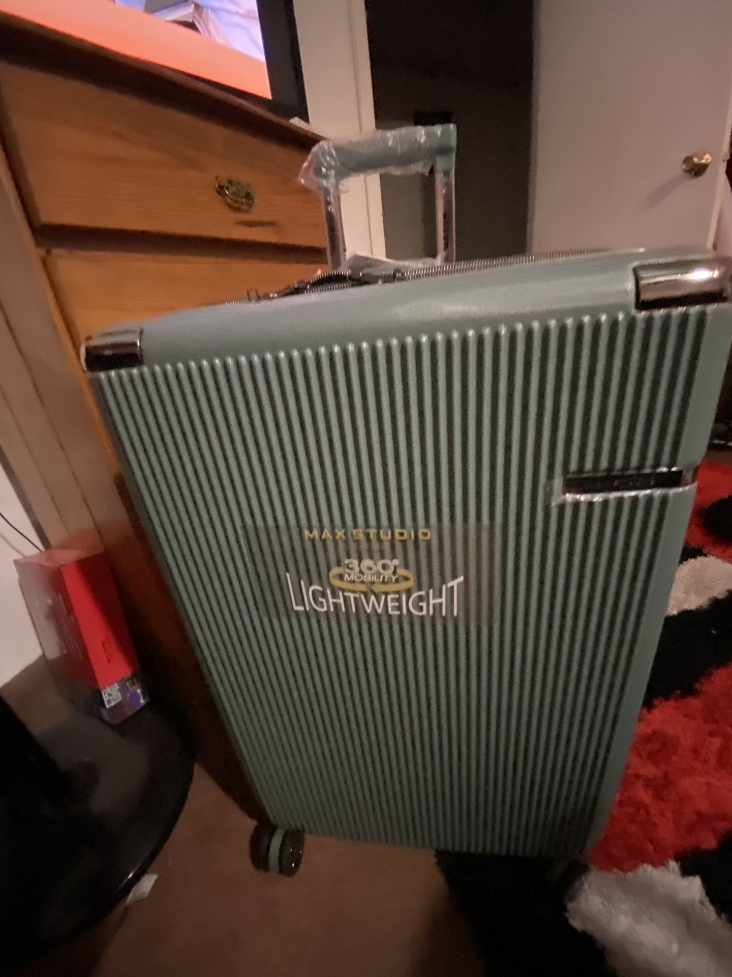 Max Studio Traveling Luggage Hand Bag