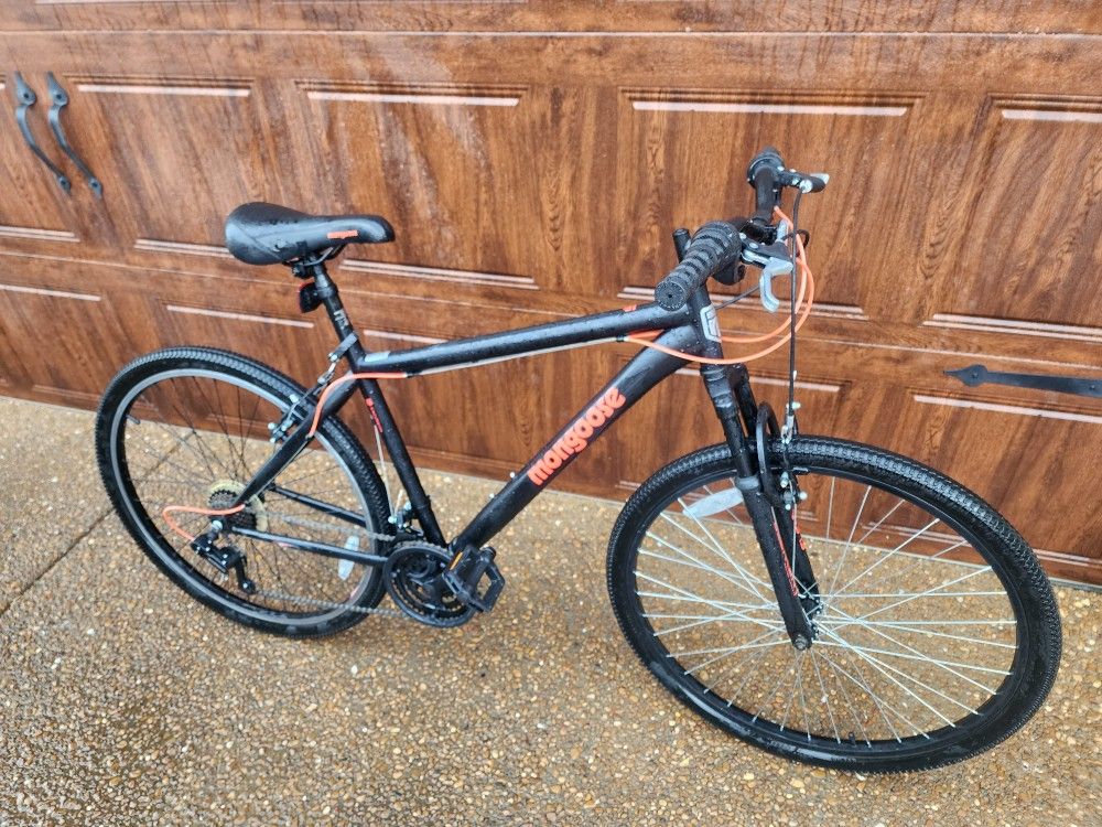 *** MENS MONGOOSE MT BIKE ***