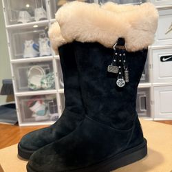 Ugg Boots With Charm Size 6