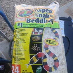 Aspen Snake Bedding