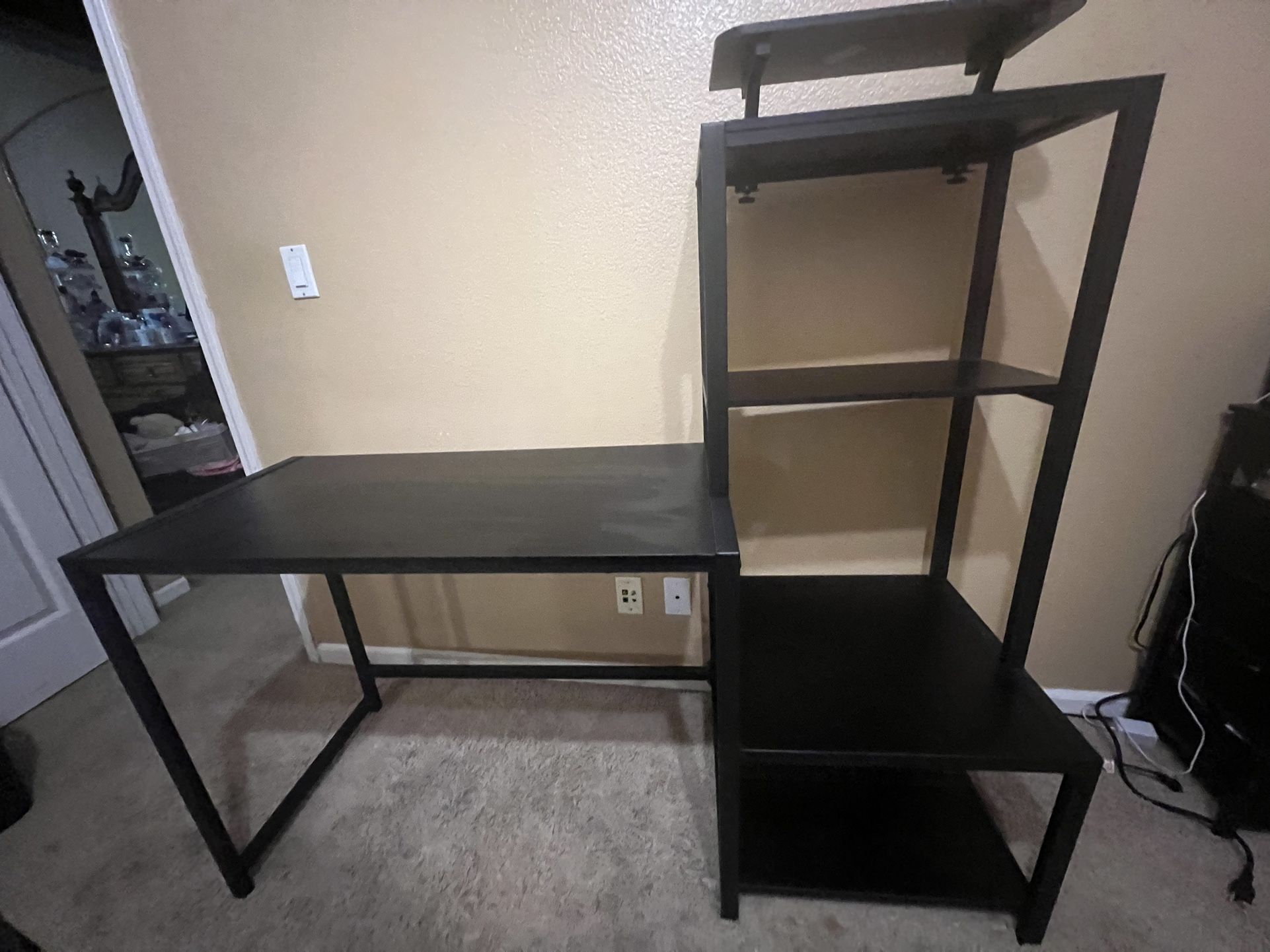 Black Desk