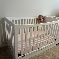 Like-New Graco Remi 4-in-1 Convertible Crib + Mattress + Cover + Changing Table