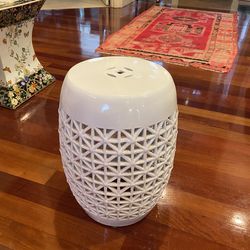Porcelain whit garden stool