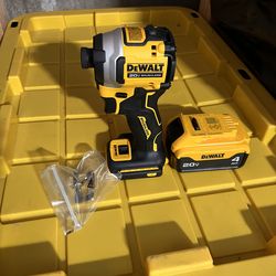 dewalt compact impact drill with battery brand new