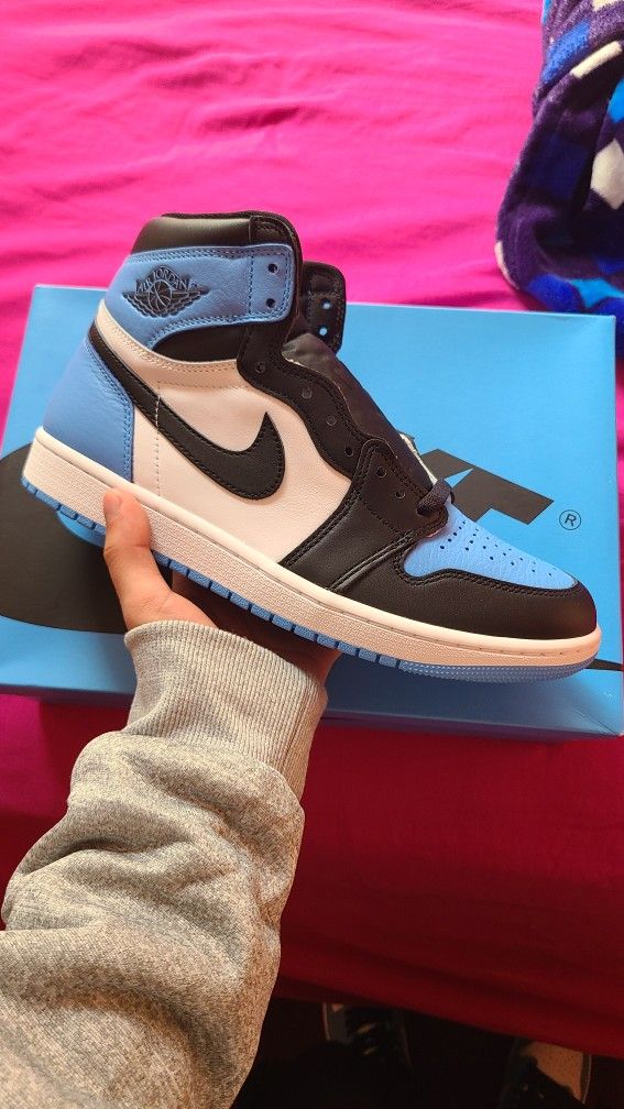 Jordan 1 Retro OG UNC Toe