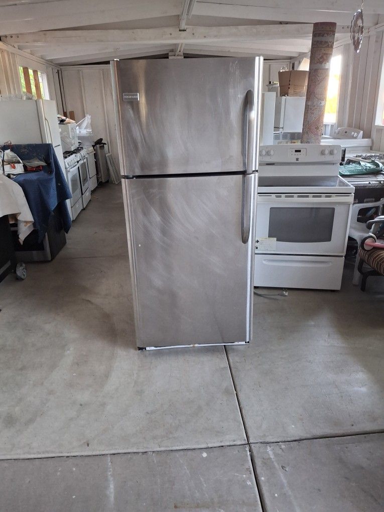 Frigidaire  Refrigerator 
