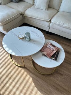 Set of 2 Round Nesting Coffee Tables White Marble Gold Base