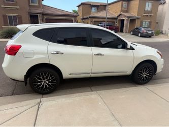 2014 Nissan Rouge Select