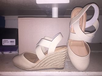 Wedges in khaki new size 6.5