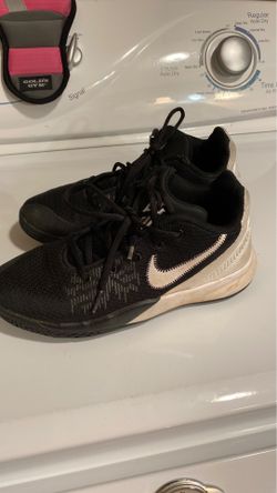 Nike shoes size 6y