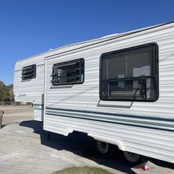 1995 Sportsman Fifth Wheel Extra Clean With Super Slide