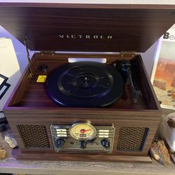Victrola Quincy Record Player