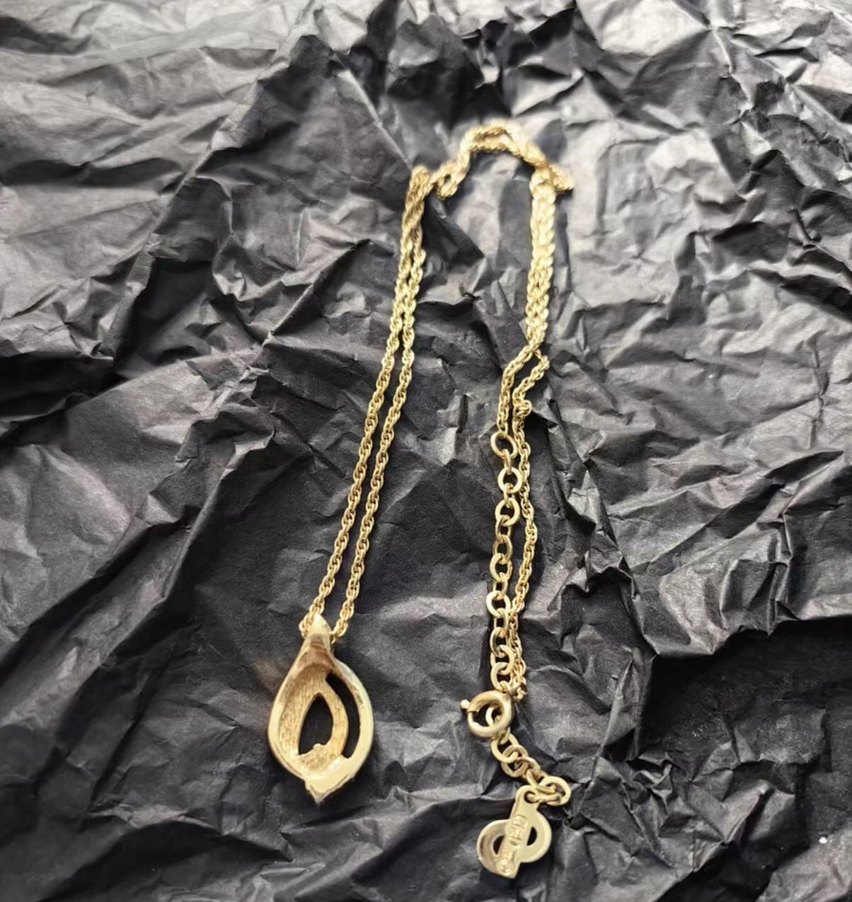 Full diamond pendant necklace