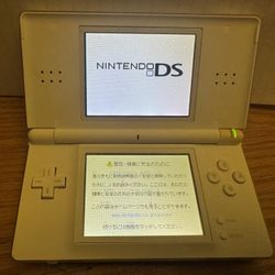 Nintendo DS Lite