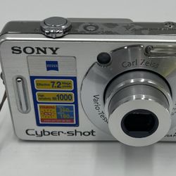 Sony DSC-W70 Cyber-Shot Digital Camera 7.2 MP Silver With Charger