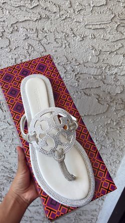 Women sandals