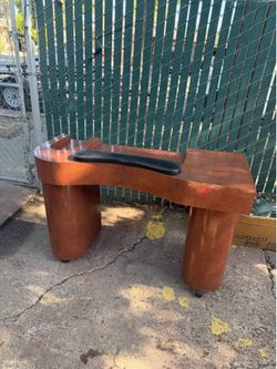 Nail tech table heavy duty great condition