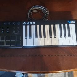 Alesis v25 USB 25-key MIDI Keyboard
