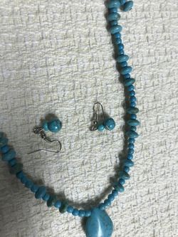 Turquoise beaded necklace and earring set