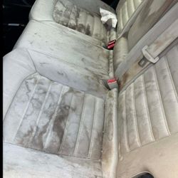 LAVADO DE CARROS Y DESMANCHADO DE ASIENTOS Y CARPETAS COMERCIAL 