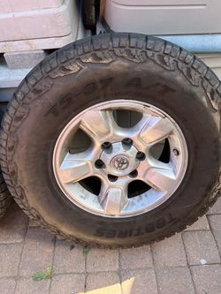 Toyota Alloy Wheel Tire LT265/75R16