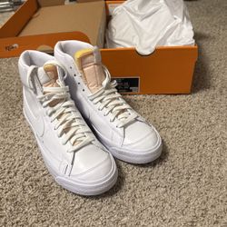 Nike Blazer Mid 77
