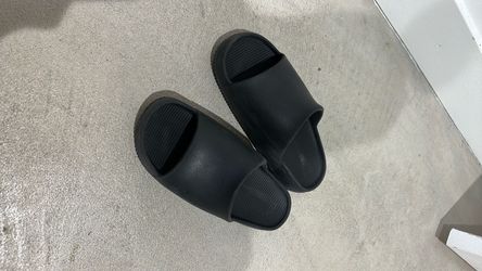 Nike slides