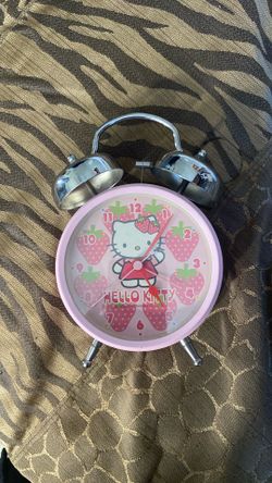 Hello Kitty clock decor