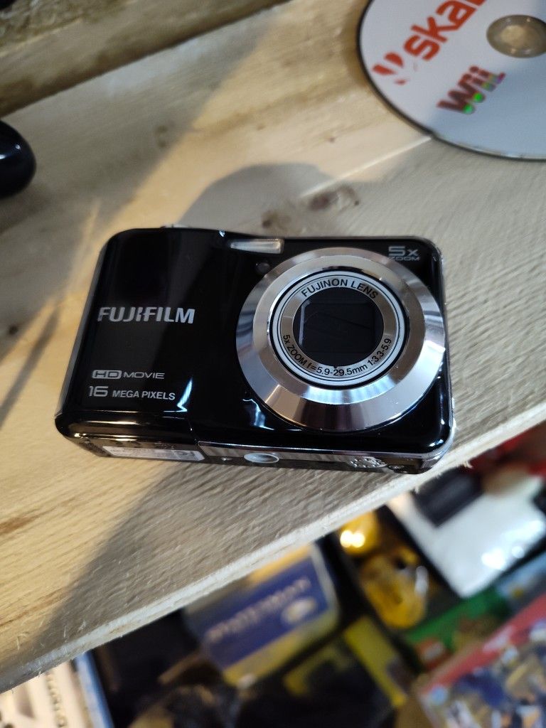 Fujifilm 16 Megapixels Simple Camera 