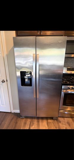Whirlpool 2 door fridge