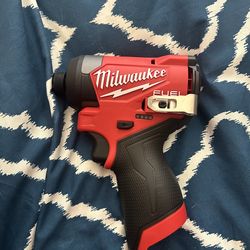 Milwaukee Fuel M12 1/4” Impact Driver