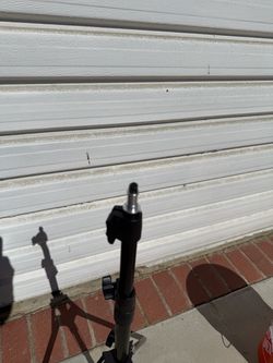 Black Adjustable Light Stand