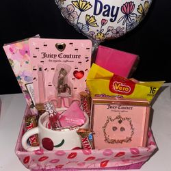 Juicy Couture Mothers Day Gift 