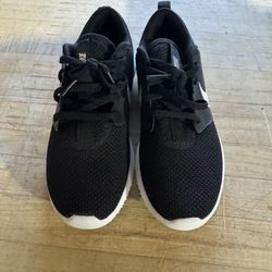 Nike Golf Shoes Size 5Y