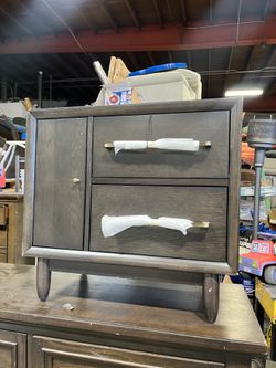 Dressers & nightstands for Sale