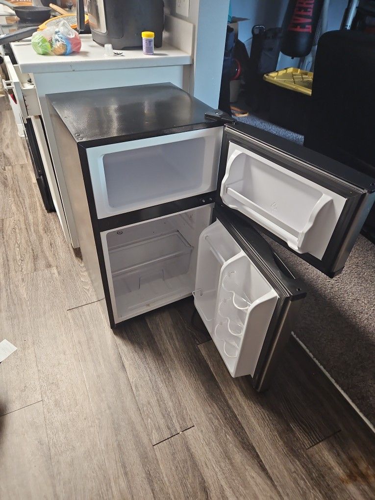 Insignia Mini Fridge