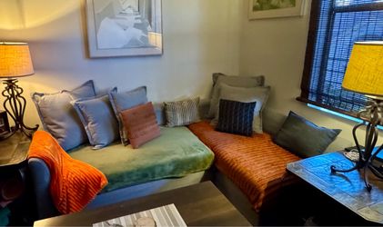 Sectional Couch with Pullout cushion
