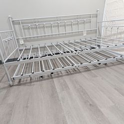 White Gray Metal Daybed with Pop-Up Trundle & 2 Twin Mattresses