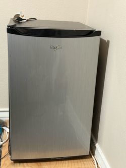 Mini Fridge /freezer
