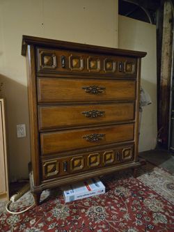Dresser
