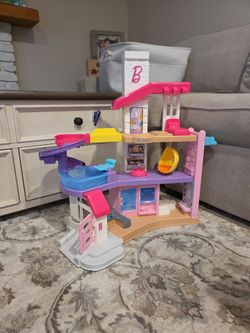 Barbie Little Dreamhouse By Little People