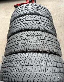 275 65 20 Michelín I'm selling this set of tires with 80% life left on all 4