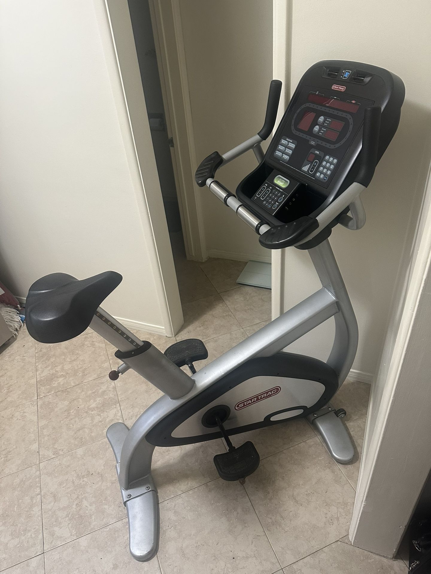 Star Trac Upright Exercise Bike – PickOnly (Manhattan Beach)