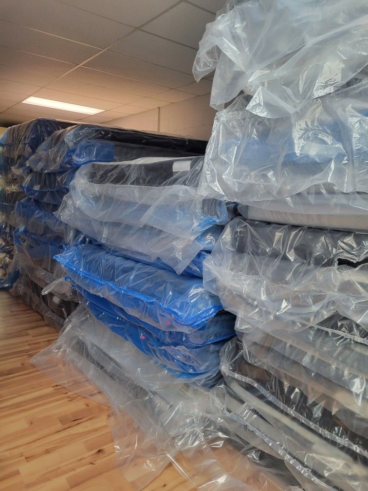 Brand New Mattresses, In Stock Available To Take Home ! 40 Down Pay Plans