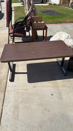 FREE TABLE