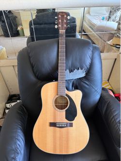Fender CD-60SCE Acoustic-Electric Guitar (good condition)