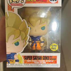 Super Saiyan Goku glow In The Dark Funko Pop