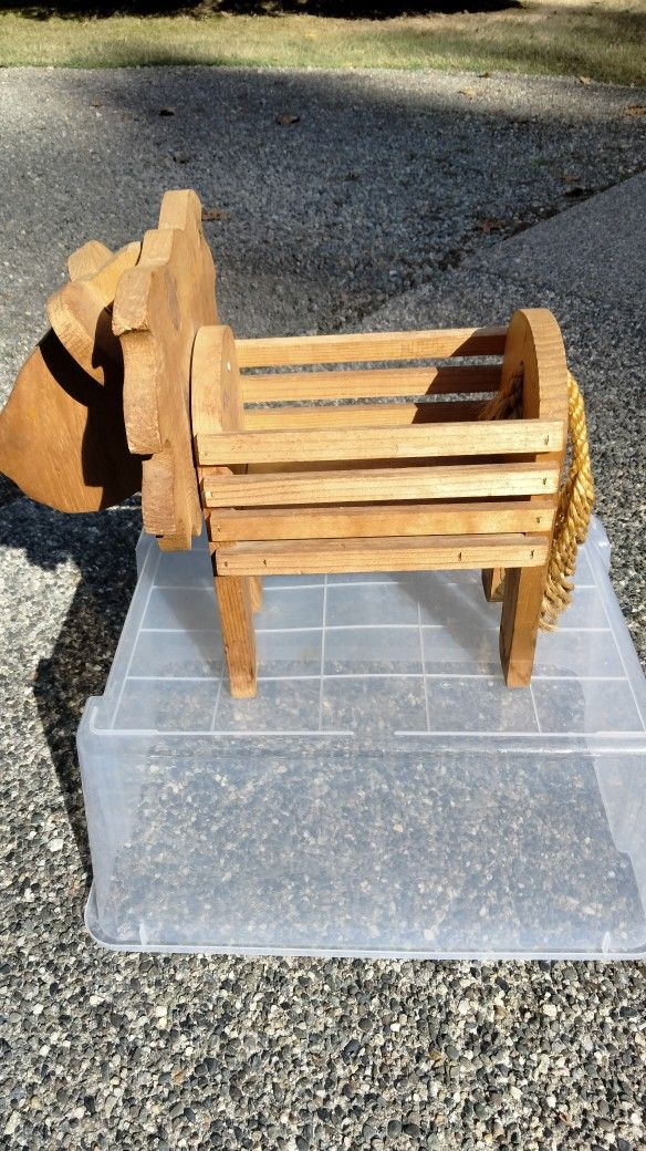Wooden Lion Plant Holder